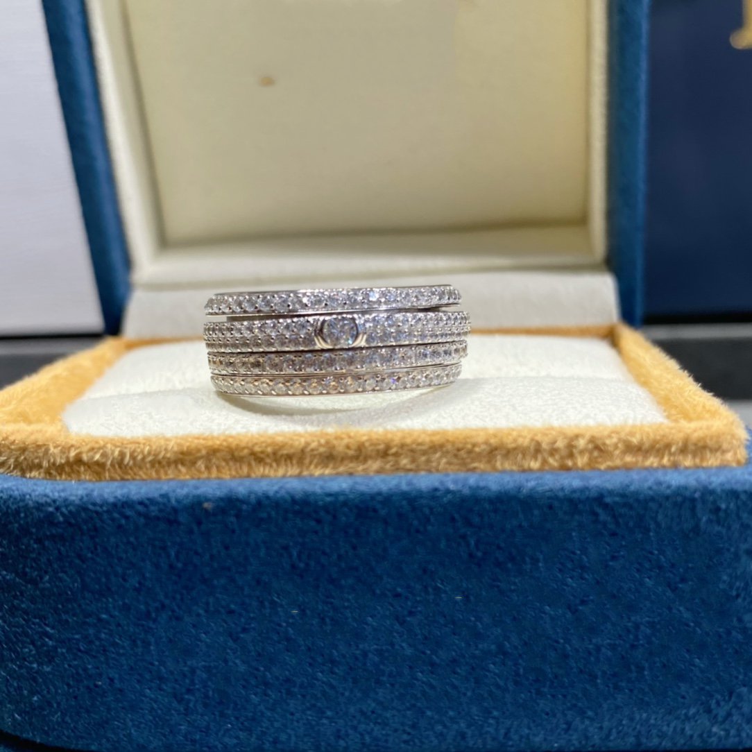 PIAGET POSSEISSION DIAMOND PAVED RING