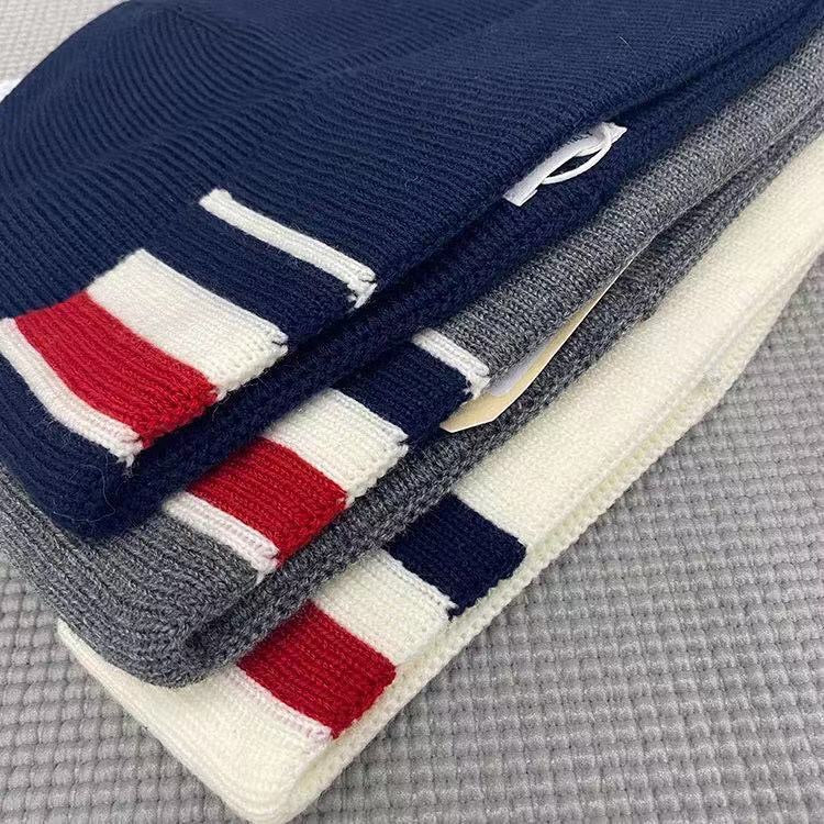 Unisex knitted hat