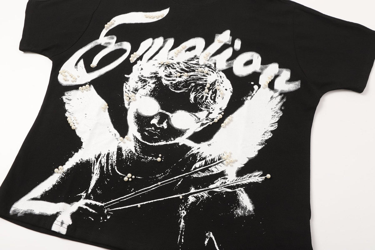 MIXED EMOTION Pearl Script Graphic T-Shirt