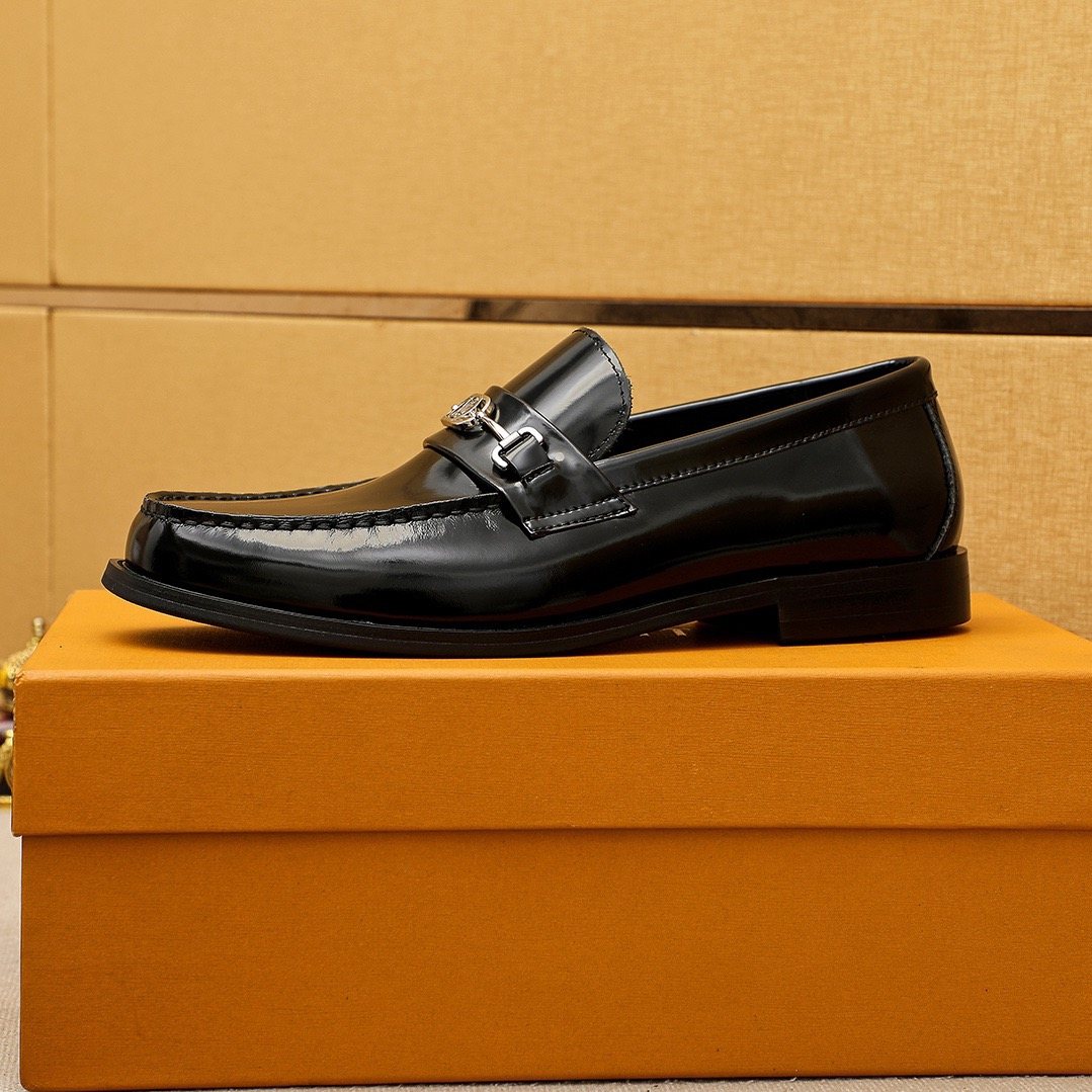 Louis Vuitton Black Metal-Hardware Loafers - Leather Lining