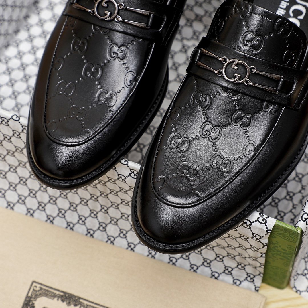 Gucci Black Textured Slip-On Loafers