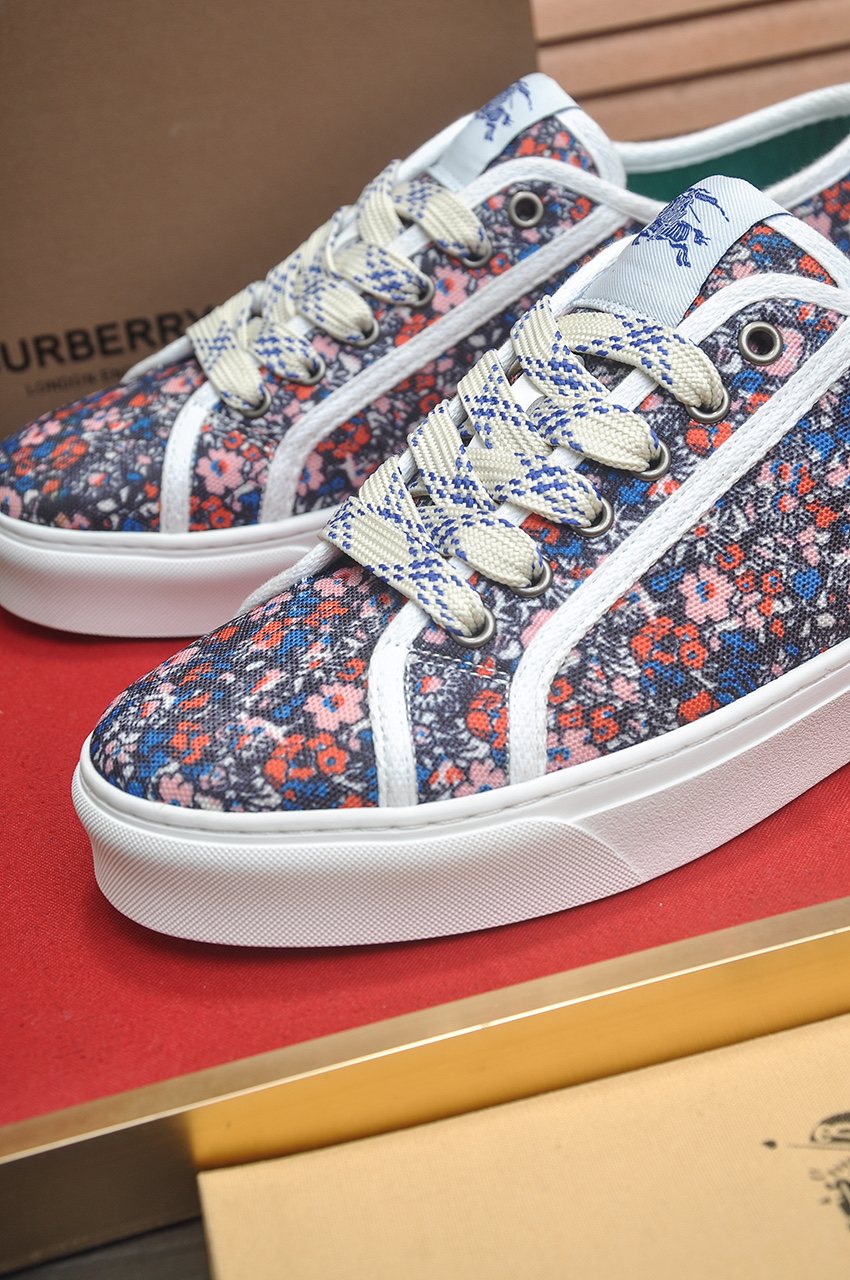 Burberry Navy Floral Print Low-Top Sneakers