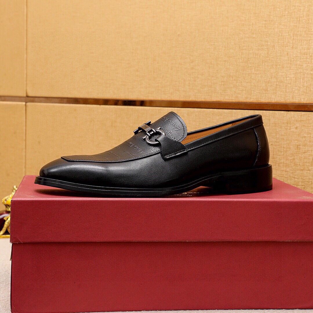 Ferragamo Men's Textured Leather Loafers - Low-Profile Sole