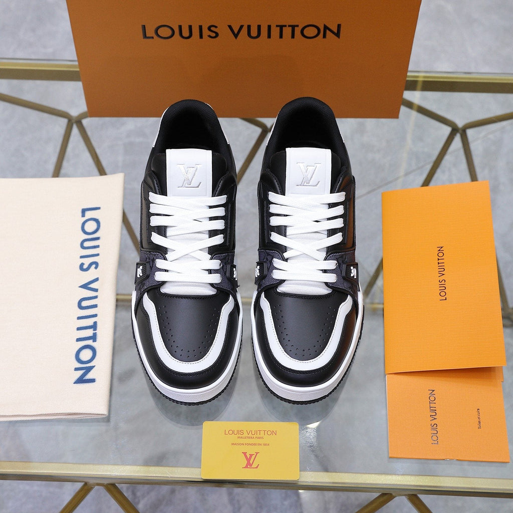 Louis Vuitton Low-Top Sneakers - Padded Collar